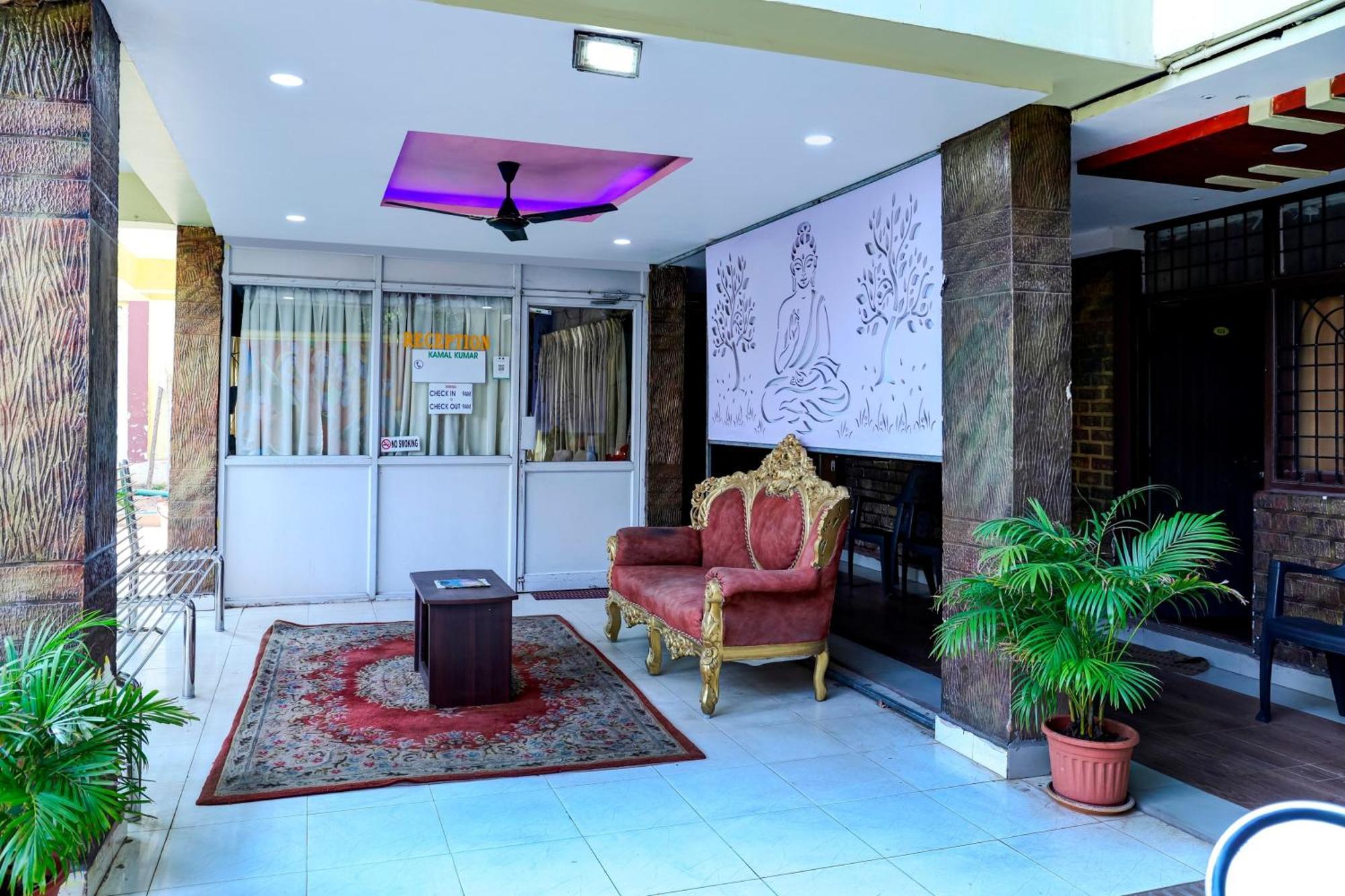 Oyo Royal Visakha Beach Guest House Visakhapatnam Buitenkant foto